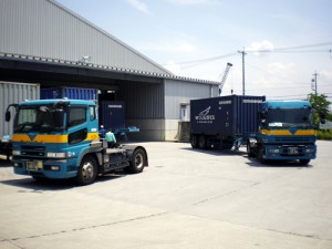 コンテナ輸送車輌